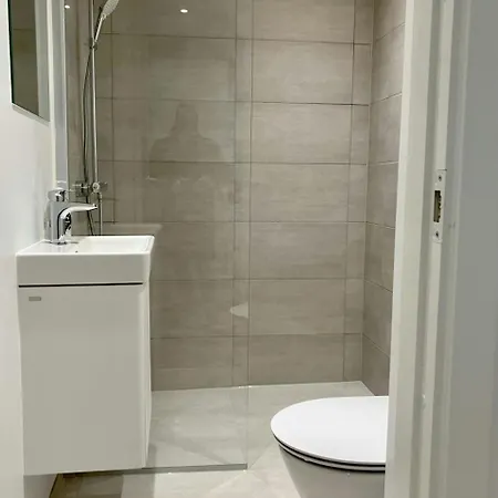 Apartment Convenient For 1 *